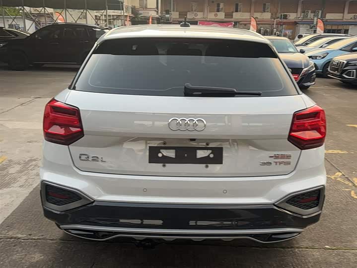 Фото 6 - Audi Q2L