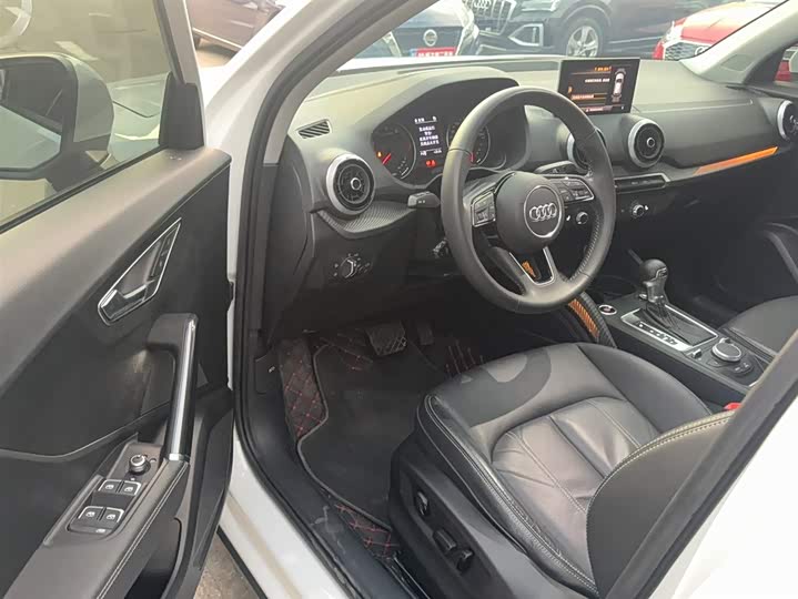 Фото 8 - Audi Q2L