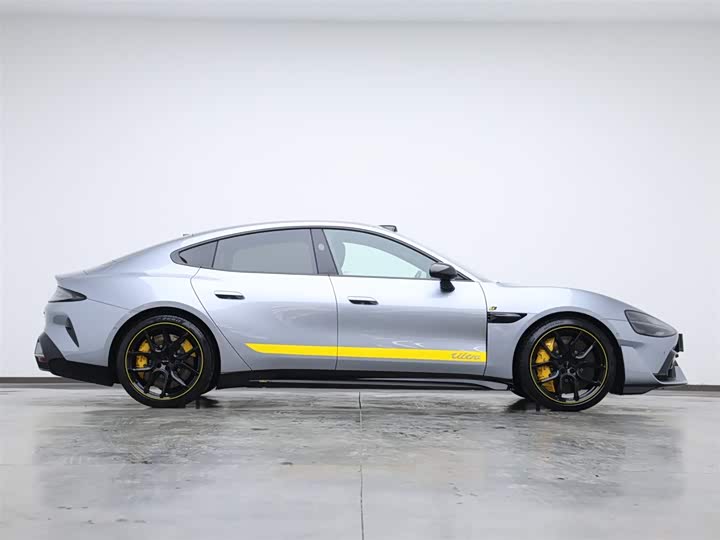 Фото 6 - Xiaomi SU7 Ultra