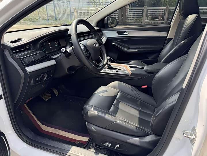 Фото 7 - Chery Omoda S5 (Arrizo 5 Plus)