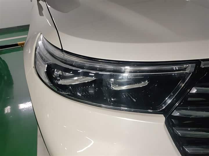 Фото 8 - Ford Explorer