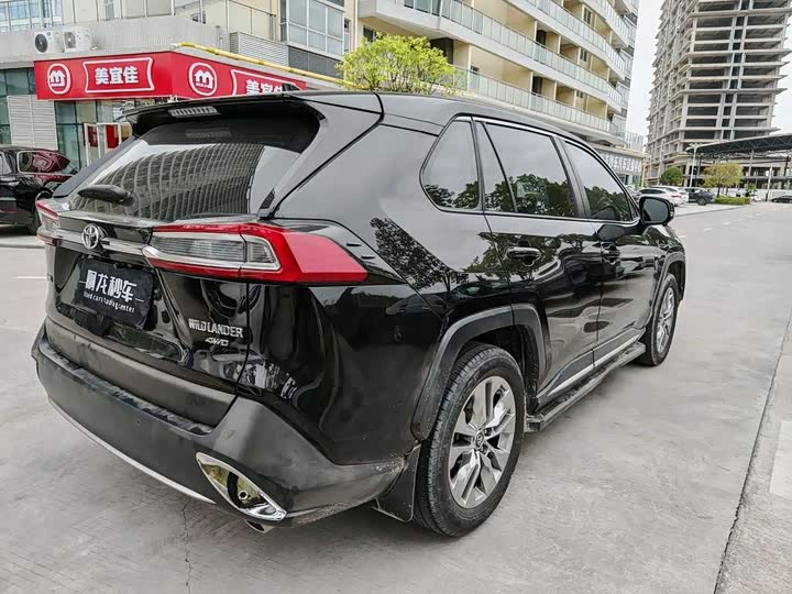 Фото 6 - Toyota Wildlander