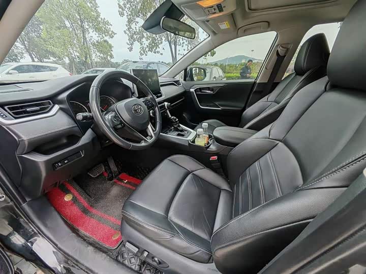 Фото 7 - Toyota Wildlander