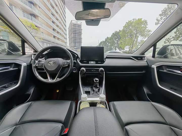 Фото 9 - Toyota Wildlander