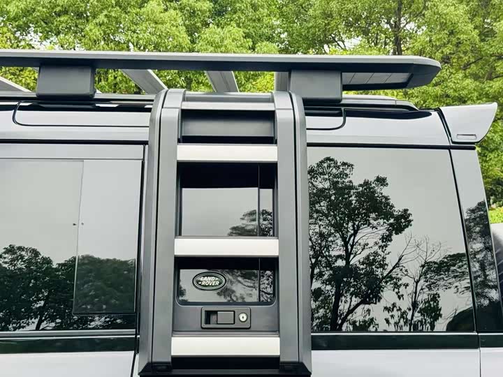 Фото 12 - Land Rover Defender