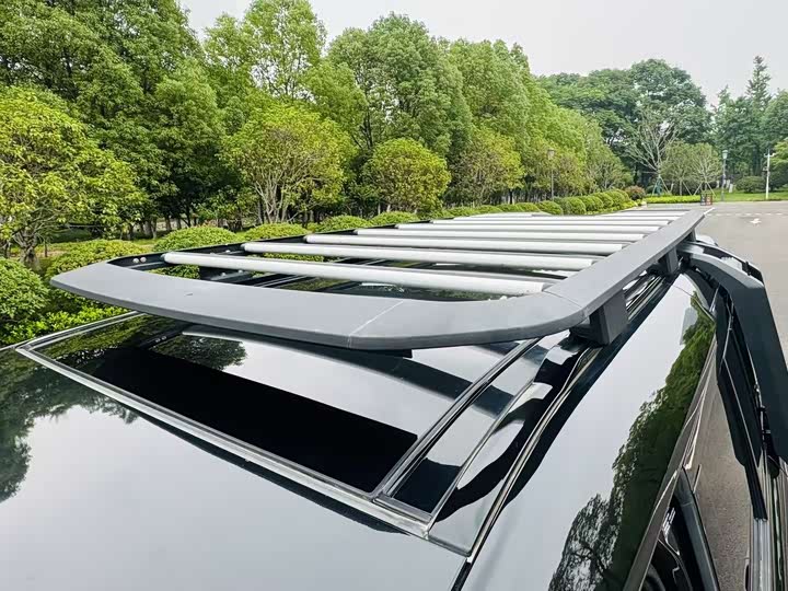 Фото 17 - Land Rover Defender