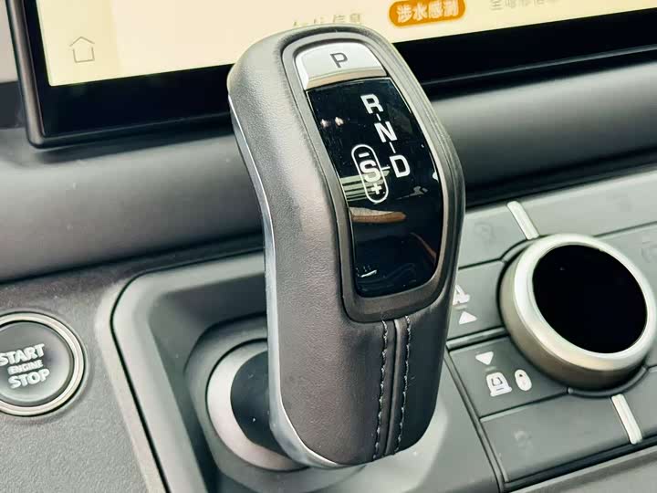 Фото 36 - Land Rover Defender