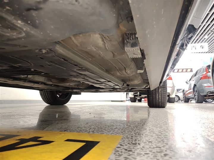 Фото 21 - Volvo XC60