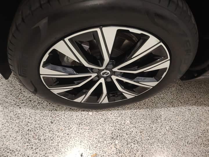 Фото 23 - Volvo XC60