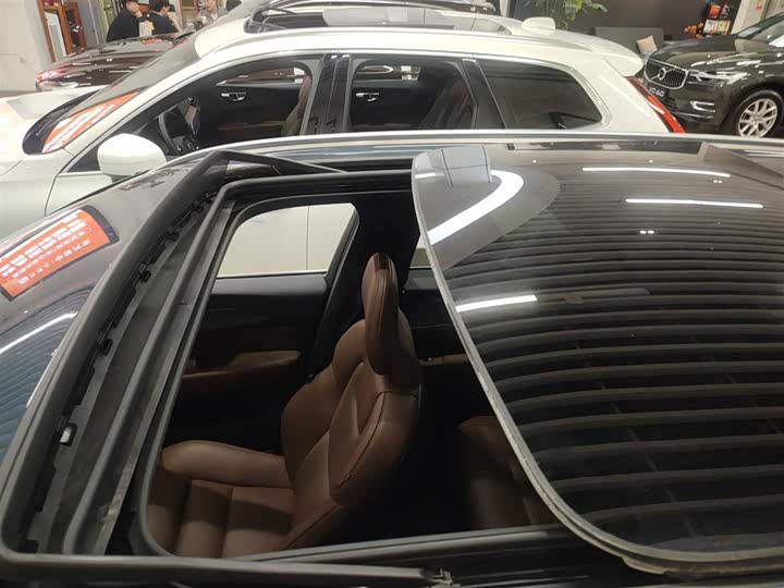 Фото 27 - Volvo XC60