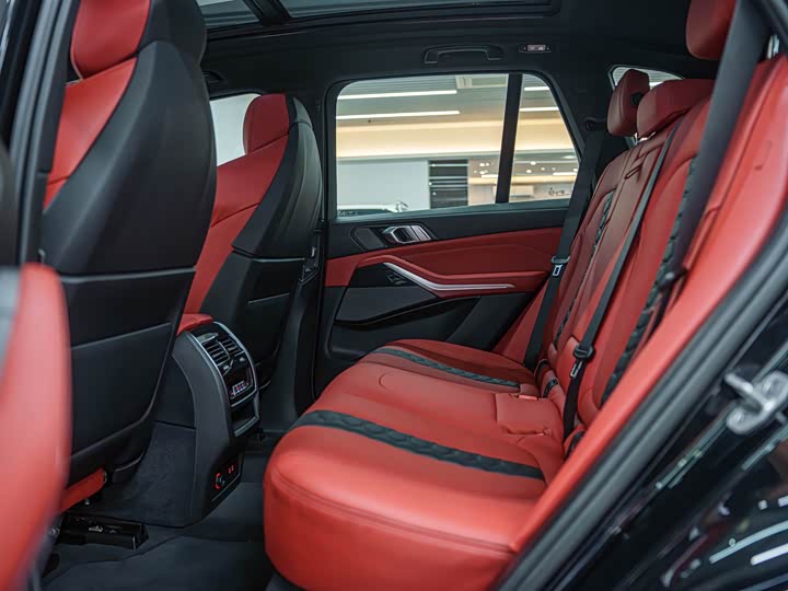 Фото 10 - BMW X5 M