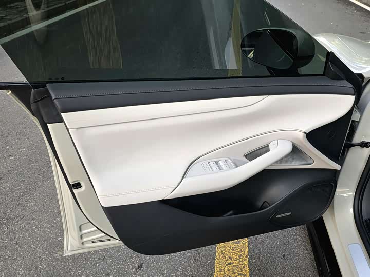 Фото 13 - Xiaomi SU7