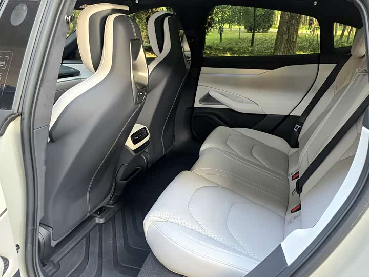 Фото 7 - Xiaomi SU7