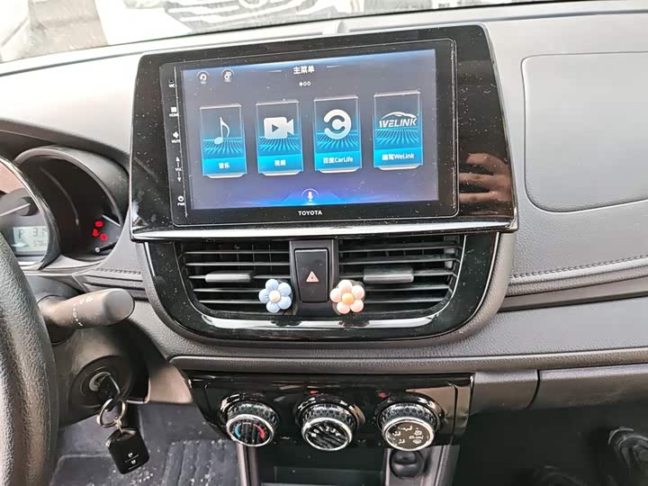 Фото 13 - Toyota Vios