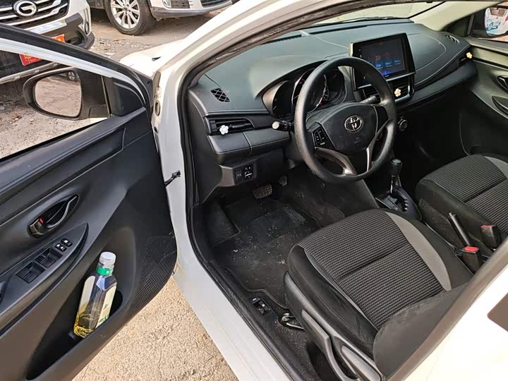 Фото 16 - Toyota Vios