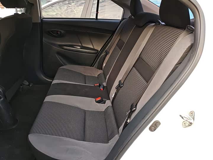 Фото 17 - Toyota Vios