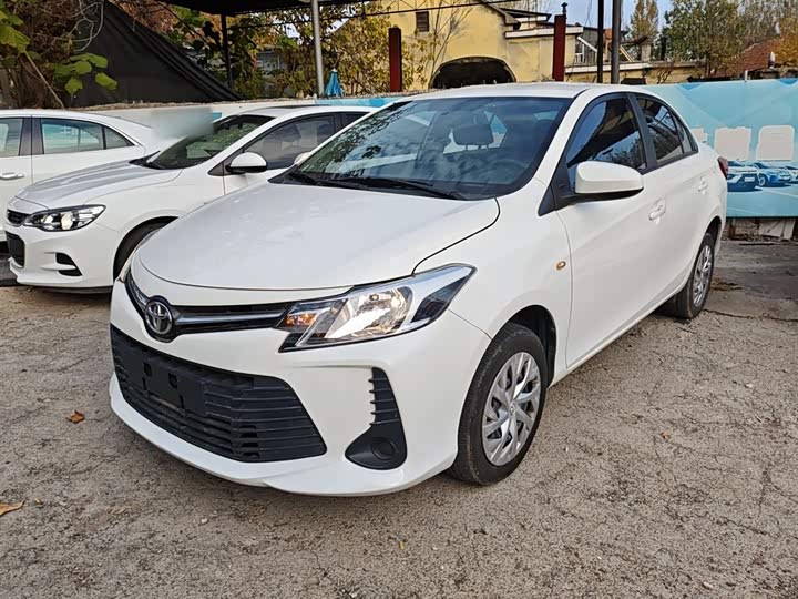 Фото 2 - Toyota Vios