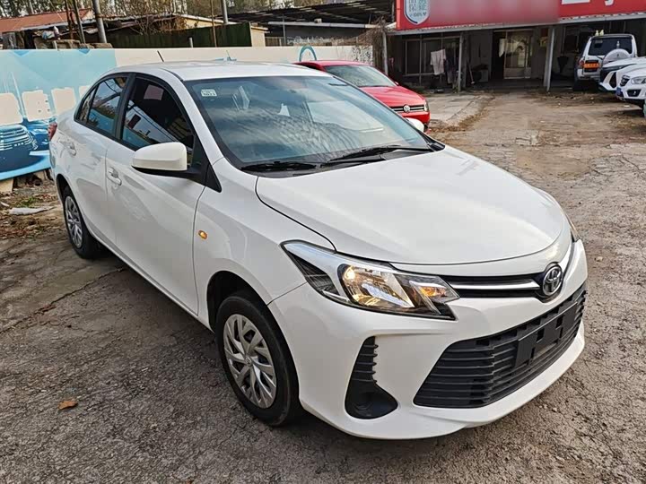Фото 4 - Toyota Vios