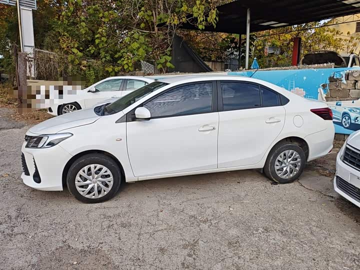 Фото 5 - Toyota Vios