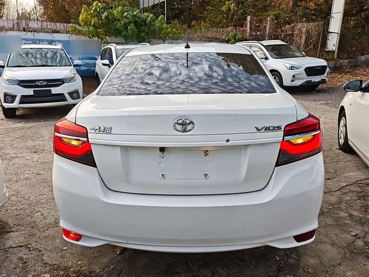 Фото 6 - Toyota Vios