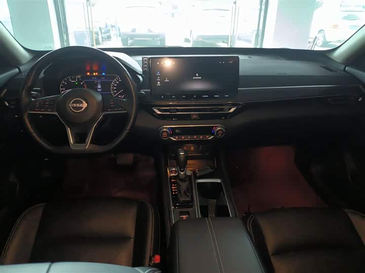 Фото 10 - Nissan Teana