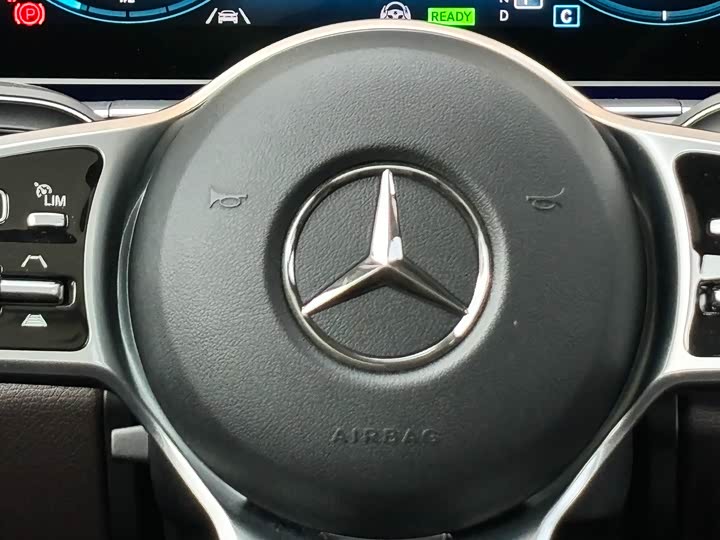 Фото 23 - Mercedes-Benz GLE-Class