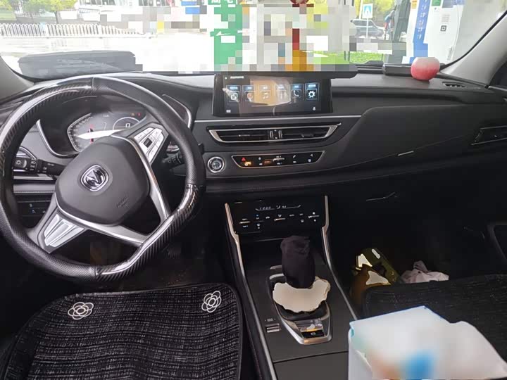 Фото 11 - Changan CS75