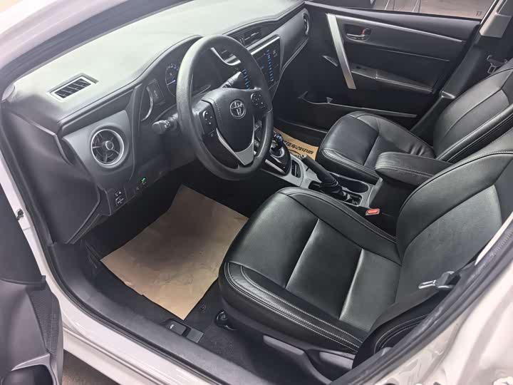 Фото 3 - Toyota Corolla