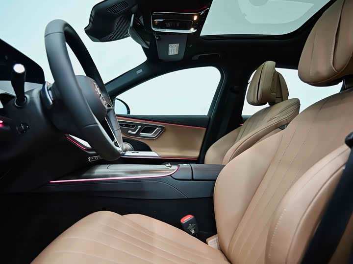 Фото 13 - Mercedes-Benz E-Class