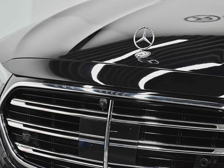 Фото 2 - Mercedes-Benz E-Class