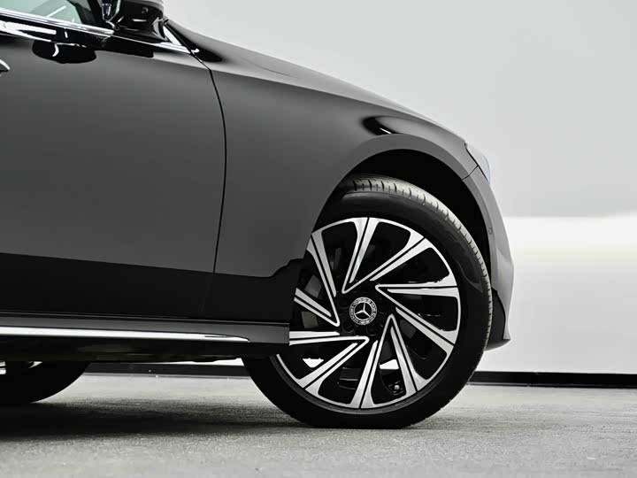 Фото 30 - Mercedes-Benz E-Class