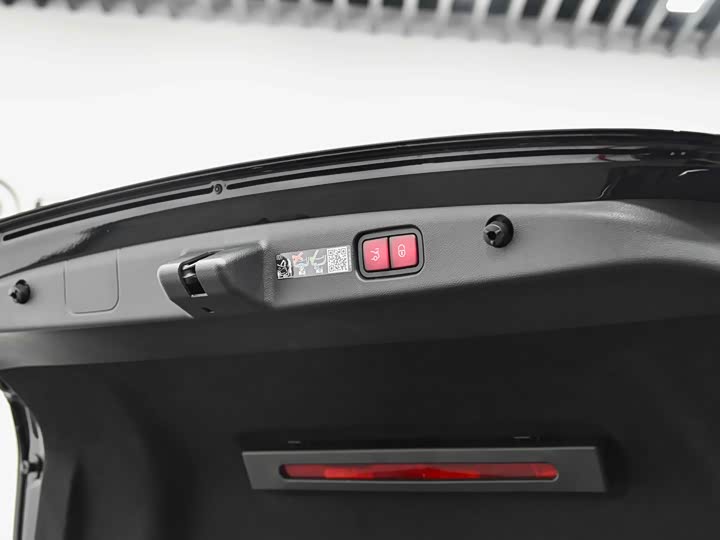 Фото 31 - Mercedes-Benz E-Class