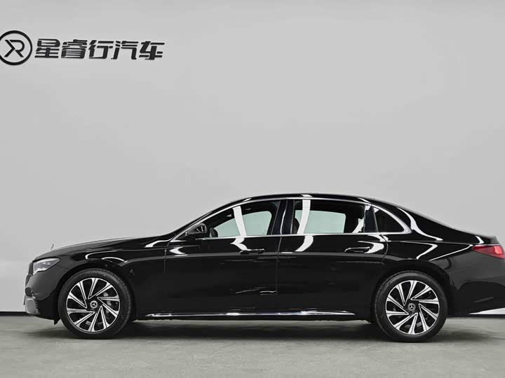 Фото 6 - Mercedes-Benz E-Class