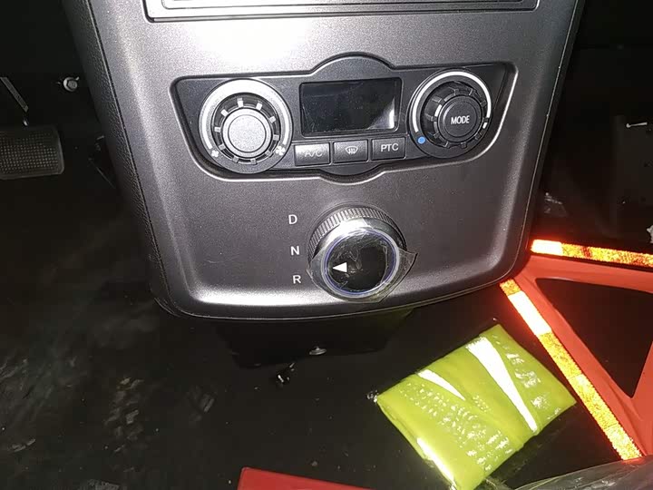 Фото 14 - Foton Smart Smurf E7