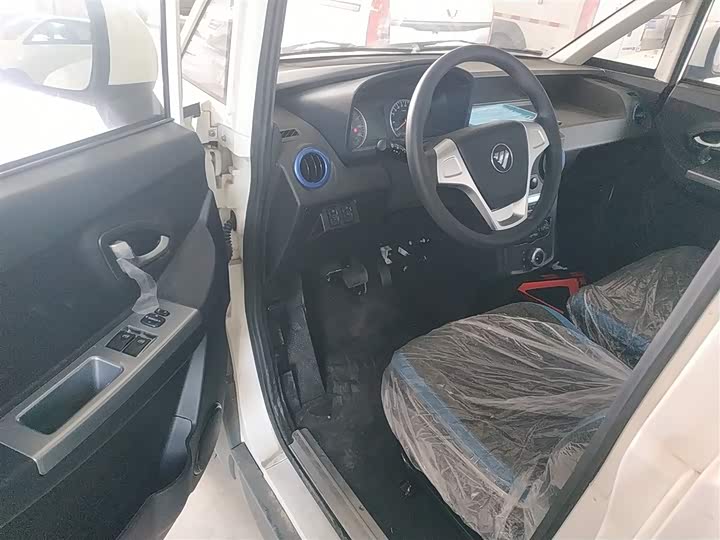 Фото 16 - Foton Smart Smurf E7