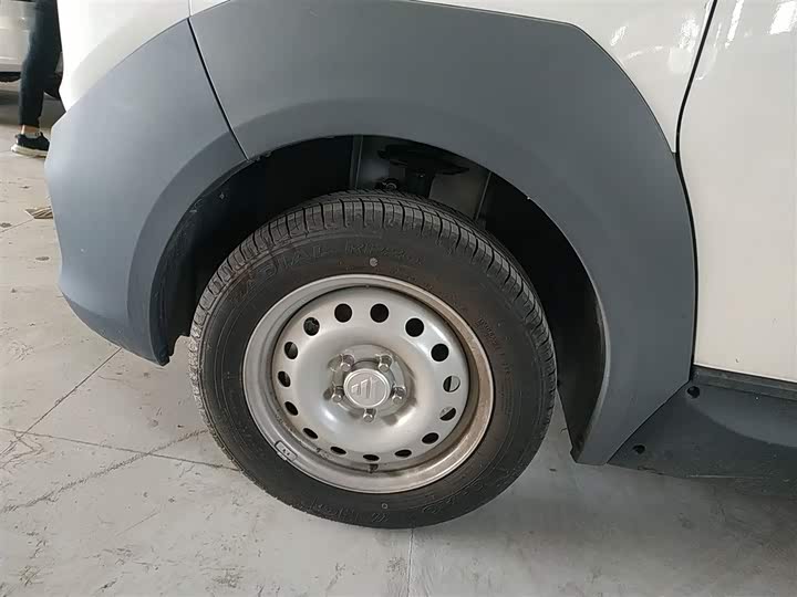 Фото 23 - Foton Smart Smurf E7