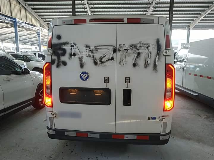 Фото 6 - Foton Smart Smurf E7