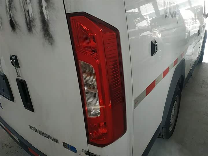 Фото 8 - Foton Smart Smurf E7