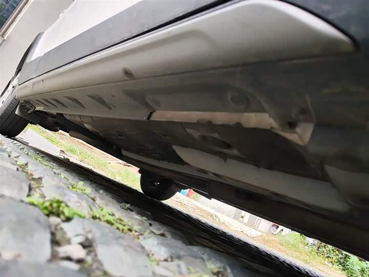 Фото 16 - Toyota Yaris L Hatchback