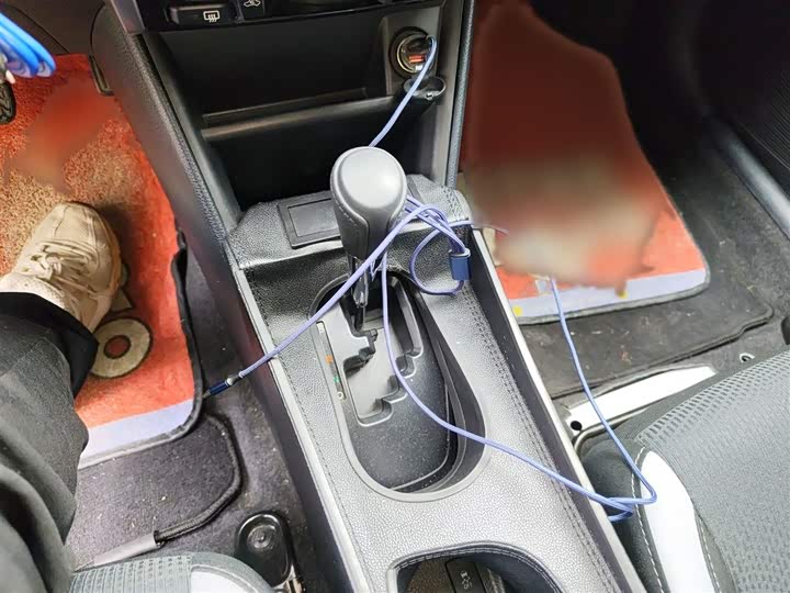 Фото 7 - Toyota Yaris L Hatchback