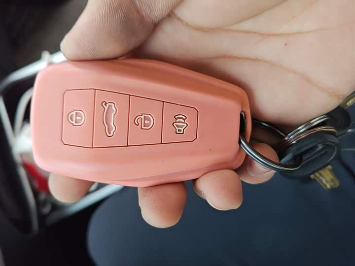 Фото 10 - Geely Emgrand