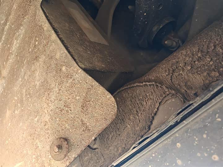 Фото 17 - Hongqi E-QM5