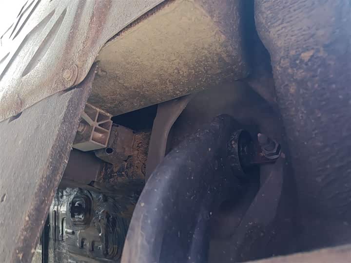 Фото 18 - Hongqi E-QM5