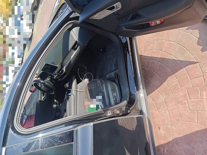 Фото 20 - Hongqi E-QM5