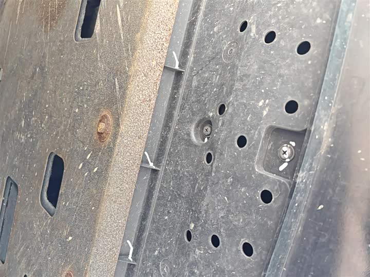 Фото 23 - Hongqi E-QM5