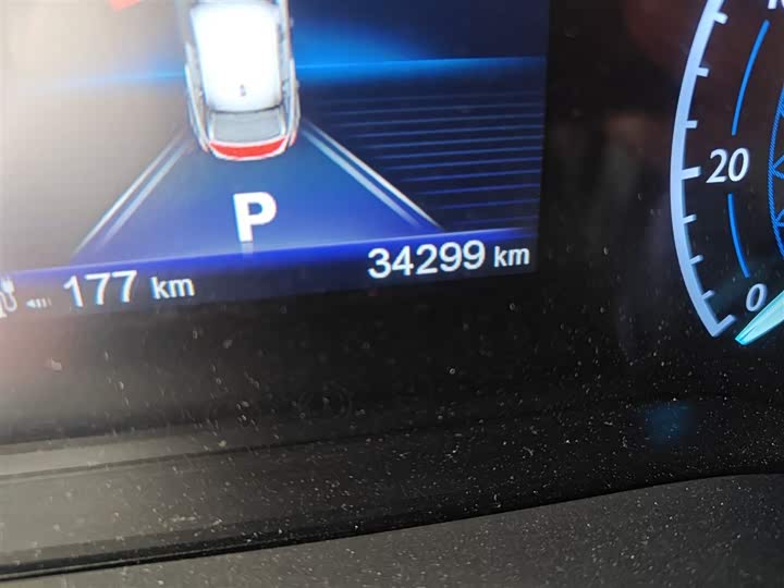 Фото 5 - Hongqi E-QM5