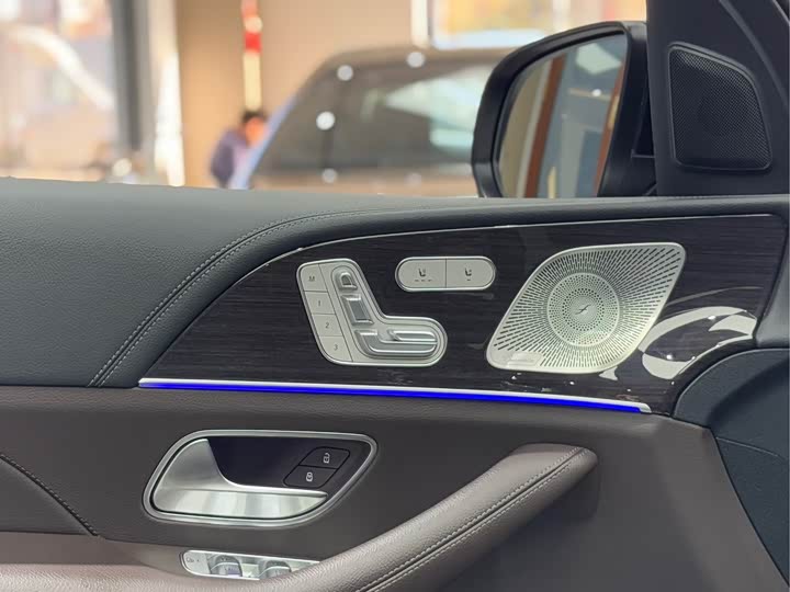 Фото 16 - Mercedes-Benz GLS-Class