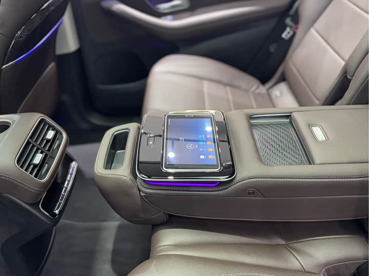 Фото 20 - Mercedes-Benz GLS-Class