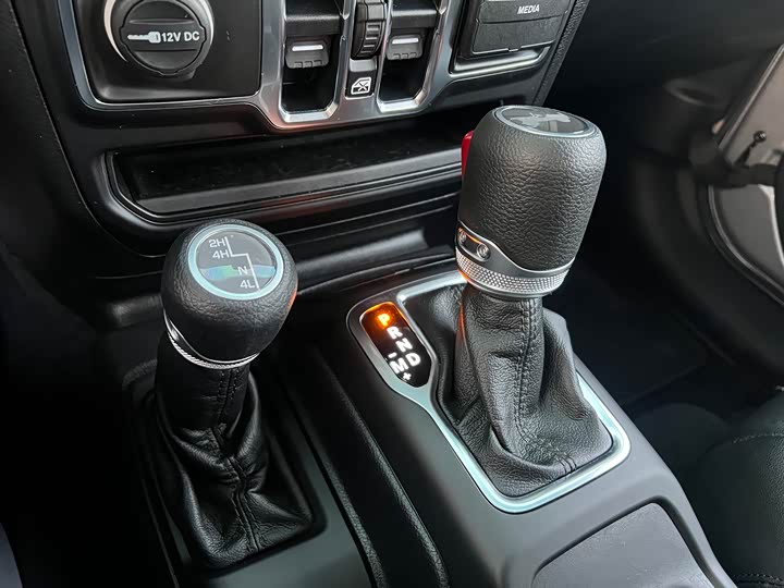 Фото 16 - Jeep Wrangler