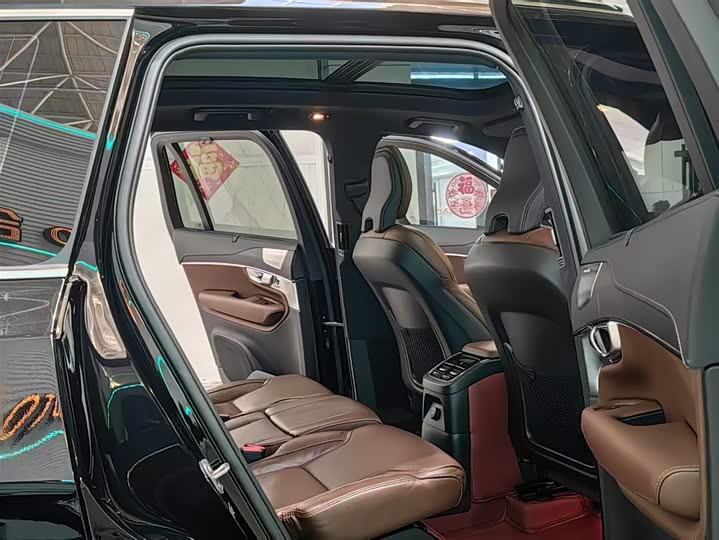 Фото 8 - Volvo XC90 Hybrid